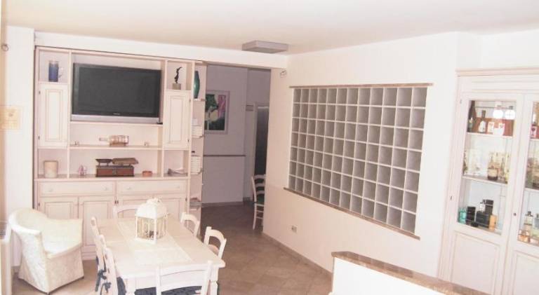 Serviced apartment with patio — photo 4