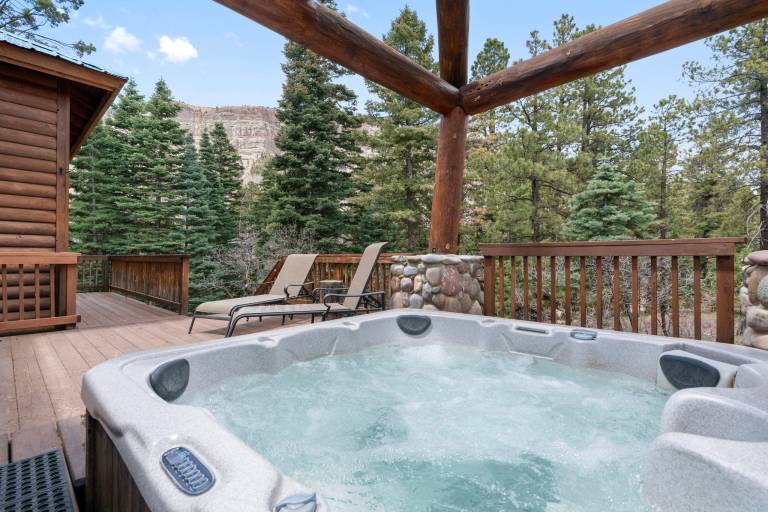 Hot Tub, Pet Friendly, Great Deck, Hiking/Fishing! — photo 2