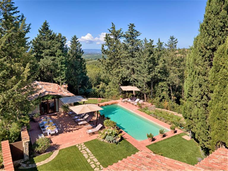 Villa with yard, BBQ & private pool — photo 5