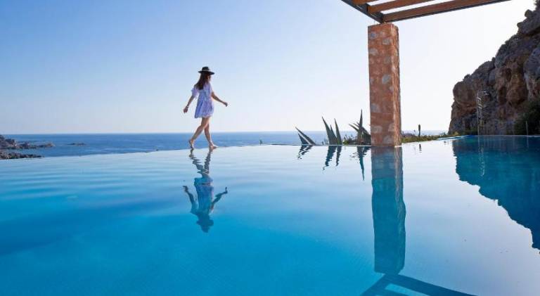 Family-oriented villa with terrace, barbeque & garden | Pet-friendly in Kissamos