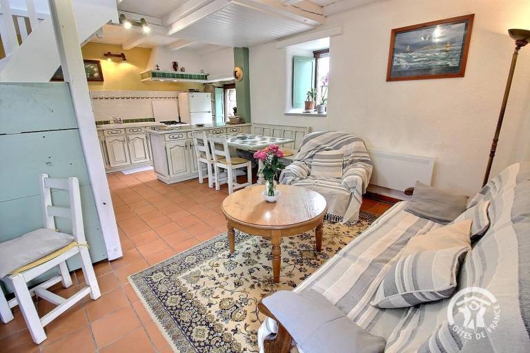 Gite with garden & patio — photo 4