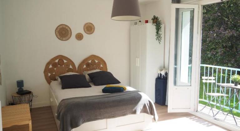 Rental apartment with terrace & garden in Rennes