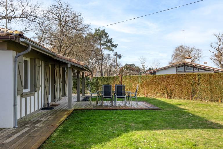 Fully equipped vacation home with grill, garden & patio | Garden view | Suitable for remote work | Pets allowed — photo 2