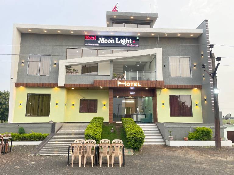 Hotel Moonlight & Restaurant in Bhopal