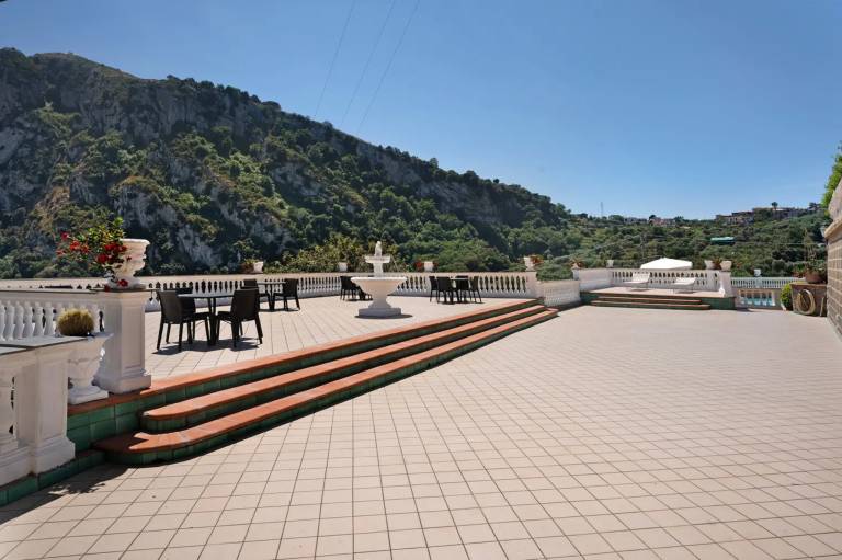 Villa 'Azzurra' with Sea View, Wi-Fi and Air Conditioning — photo 2
