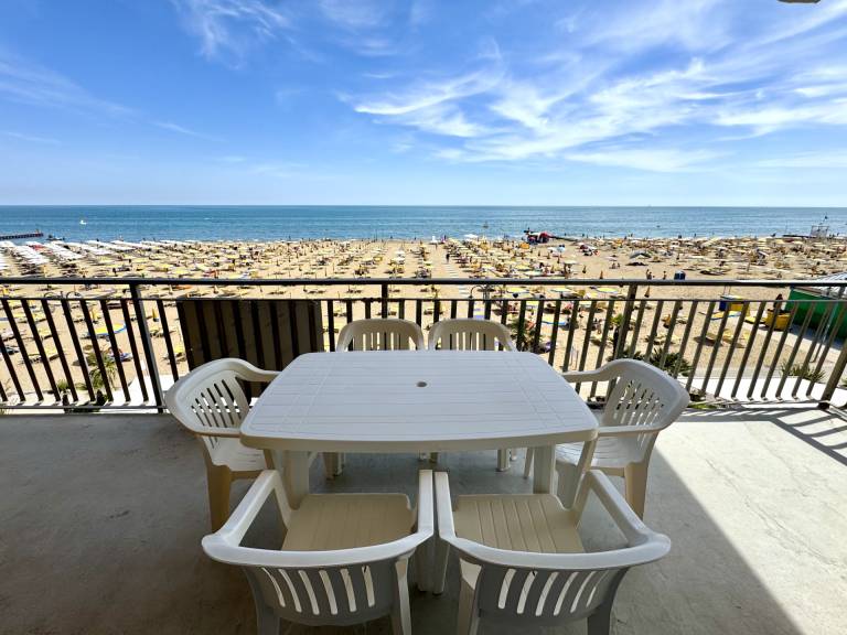Holiday apartment with patio — photo 3