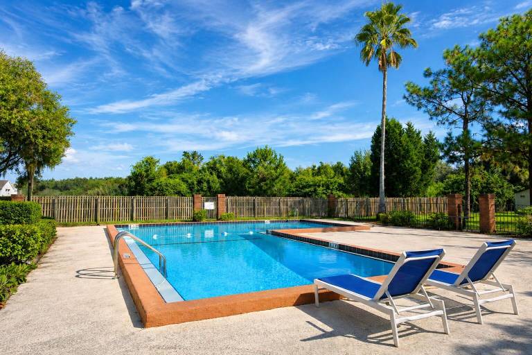 Condo Paradise Lakes
