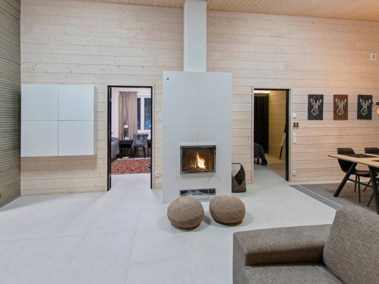 Vacation home with patio & sauna — photo 4