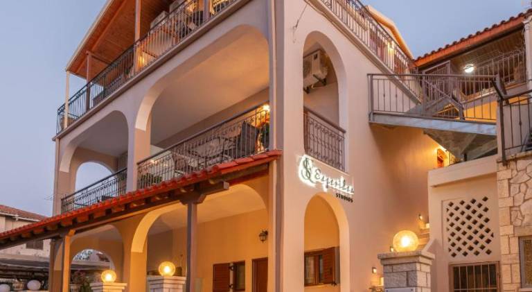 Apartment with patio in Igoumenitsa