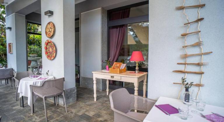 Serviced apartment with patio & yard | Beach nearby | Pet-friendly — photo 4