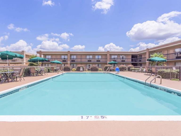 Ramada by Wyndham Macon — photo 2