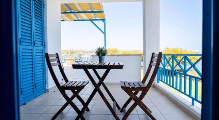 Beachfront Mediterranean Escape 3bd Sea View Apartment — photo 4