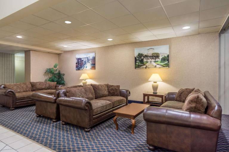 Days Inn by Wyndham Columbus Airport — photo 3