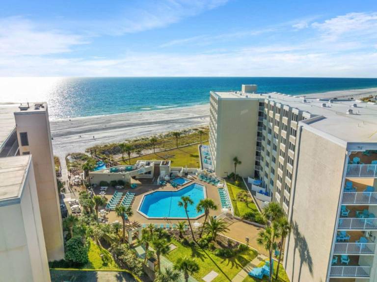 Beach Front Ocean View Condo - Top of the Gulf 521 — photo 3