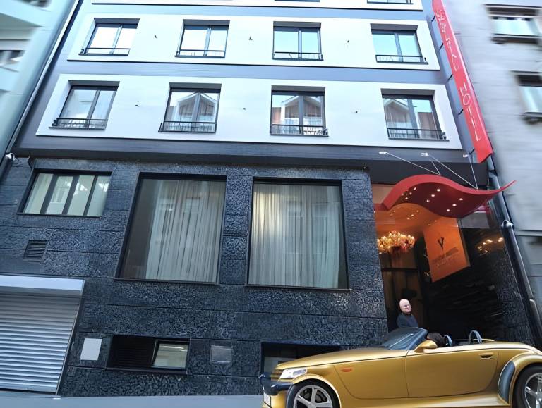 CRYSTAL Hotel Belgrade in Belgrade