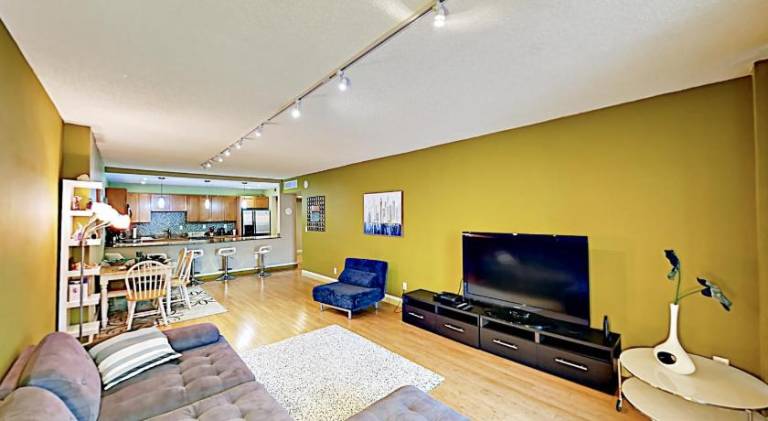Rental apartment with pool in Sunny Isles Beach, FL