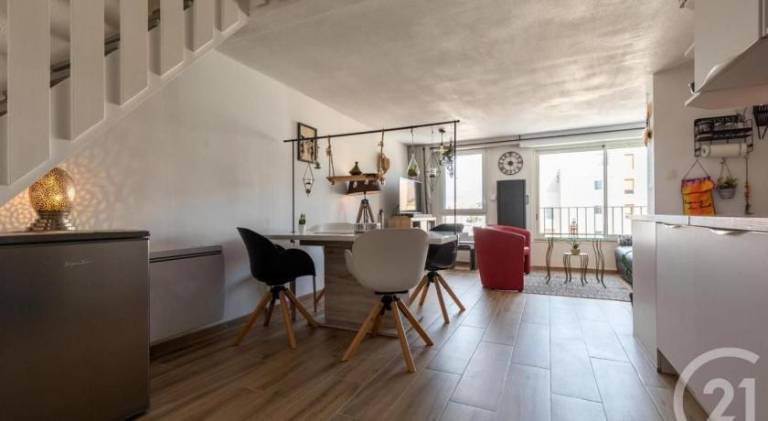 Apartment with terrace — photo 2