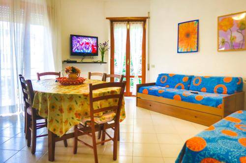 Rental apartment with yard, barbeque & terrace | Next to the beach | Pet-friendly — photo 2