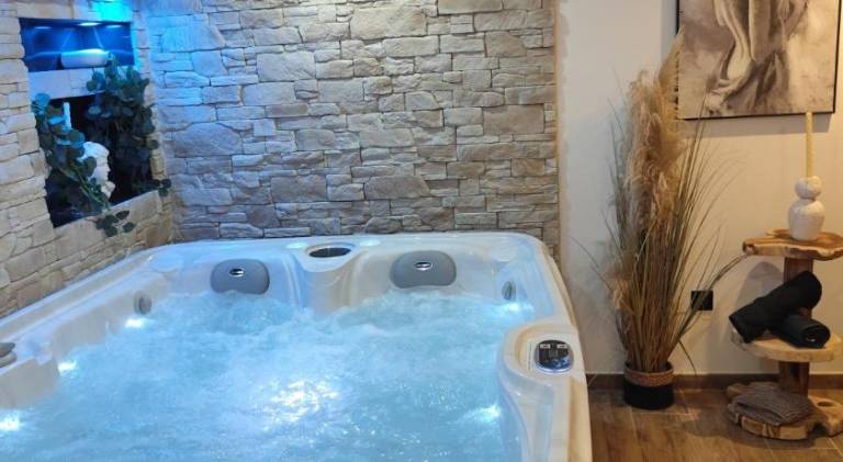 Apartment with jacuzzi in Dieppe