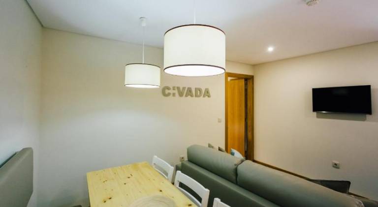 Serviced apartment with patio, pool & barbeque — photo 5