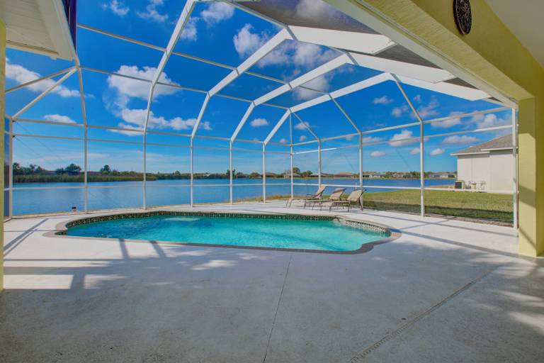 Villa Englewood East