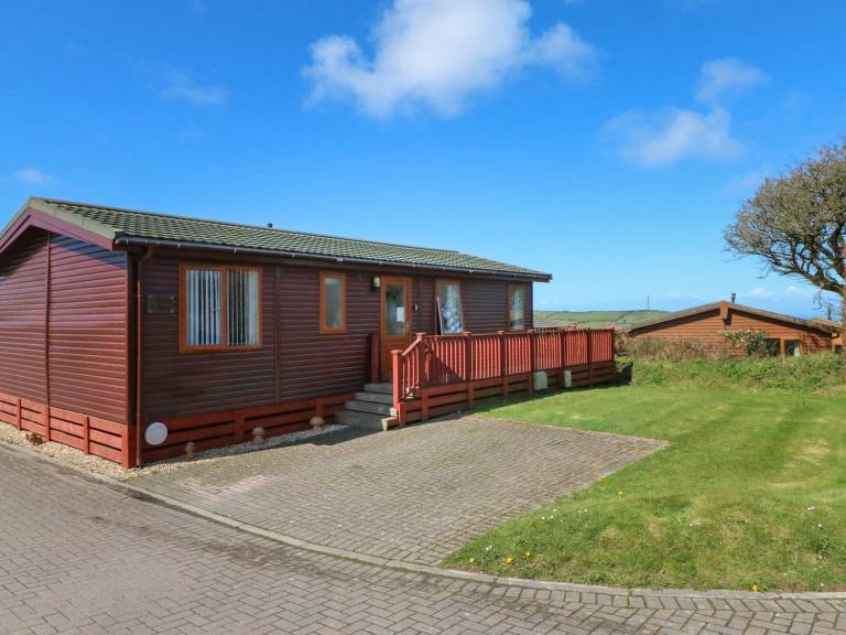 Cottage with patio & garden | Beach view in Ilfracombe