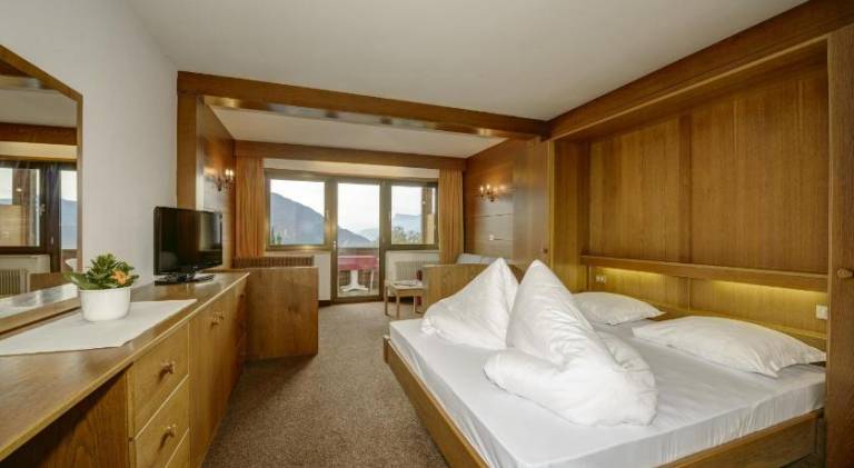 Serviced apartment with garden, pool & sauna — photo 2