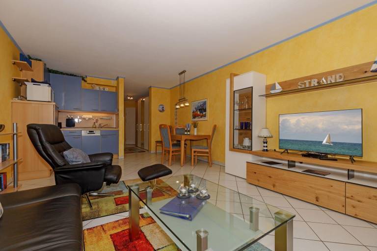 Rental apartment with terrace & yard — photo 4