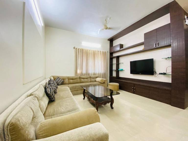 2100 m&sup2; Villa