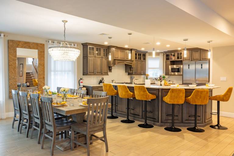 Spacious 6BR Beach Home with Elevator & Heated Pool - Ideal for Family Vacations — photo 4