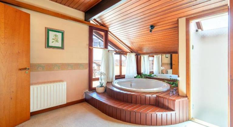 Rental apartment with jacuzzi & pool | Dogs allowed — photo 4