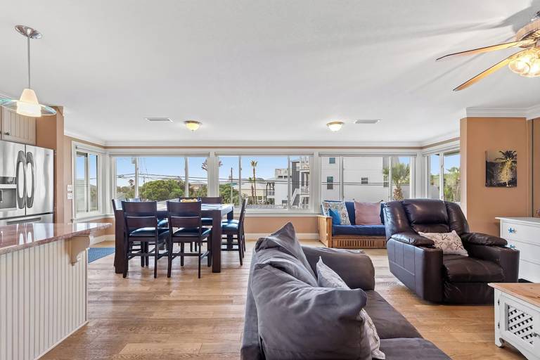 Coconut Breeze in Hollywood, FL