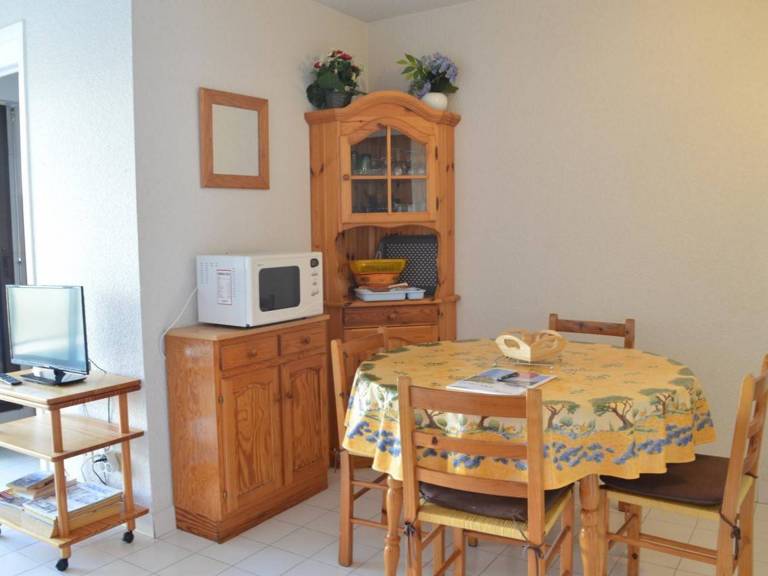 Studio with 1 room for 4 persons — photo 3