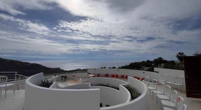 Villa with pool — photo 2