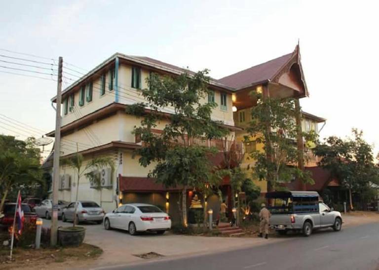 Ruenthai Ayutthaya Resort and Restaurant in Ayutthaya