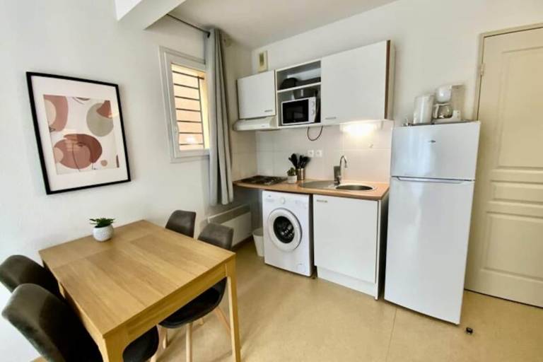 Holiday apartment with terrace, yard & pool | Pets allowed in Millau