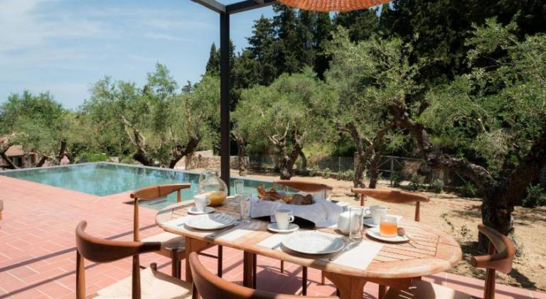 Villa with private pool, terrace & hot tub — photo 4