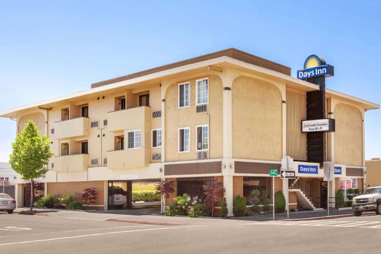 Days Inn by Wyndham Eureka CA — photo 5