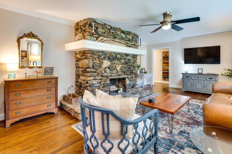 Hendersonville Haven w/ Fire Pit, Grill, Deck! — photo 5
