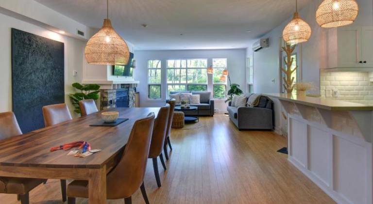 Rental apartment with hot tub & pool — photo 3
