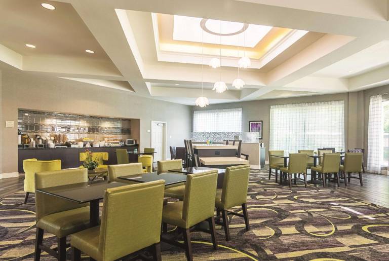 La Quinta Inn & Suites by Wyndham Oklahoma City Norman — photo 3