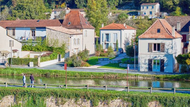 House with yard & fast internet | River view — photo 3