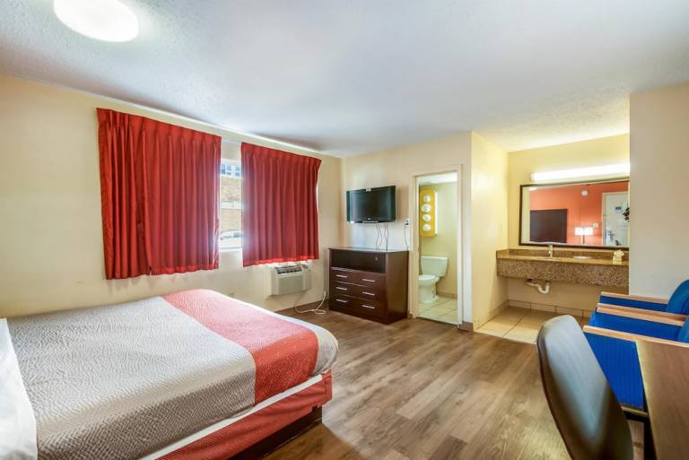 Motel  Brookland