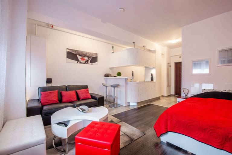 Apartma  Roșu