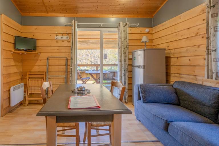 Chalet with yard, pool & patio | Mountain view | Pet-friendly — photo 3