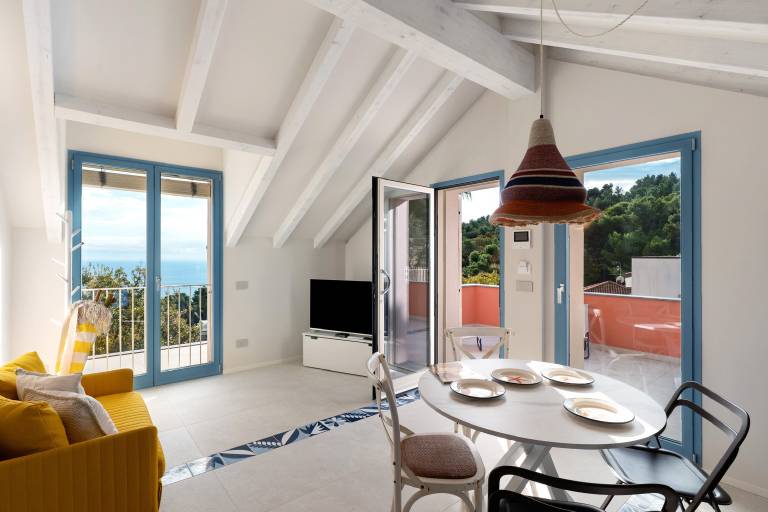 Fully equipped apartment with patio, garden & fast internet | Sea view | Perfect for remote work | Dogs allowed — photo 2