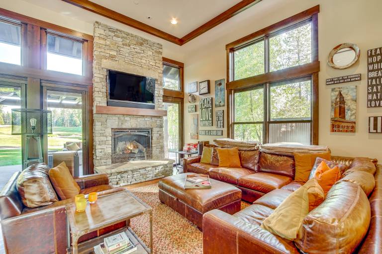 Golf Getaway w/ Hot Tub, Course Views in Cle Elum! — photo 4