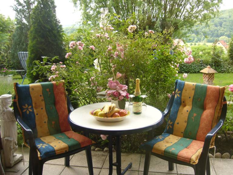 Child-friendly rental apartment with terrace, yard & pool | Garden view | Pet-friendly — photo 3