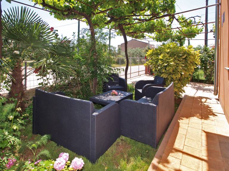 Rental apartment with heated pool, BBQ & terrace — photo 5