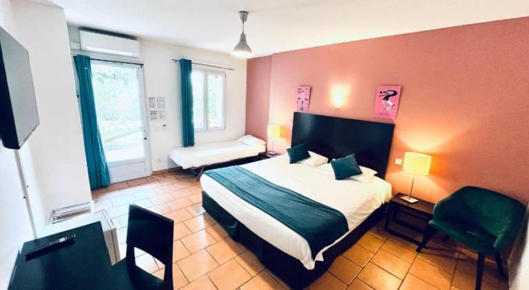 Nice serviced apartment with patio, pool & grill | Perfect for remote work | Dogs allowed — photo 2